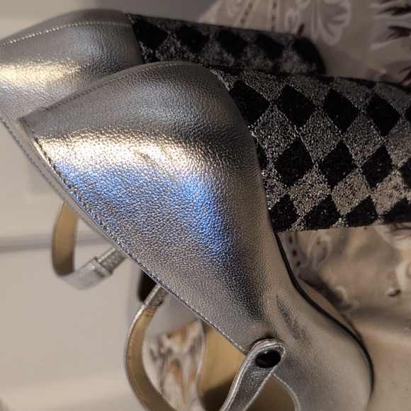 Shoes - Picture 4 of 6